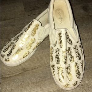 Bucket feet pineapple slip on shoes